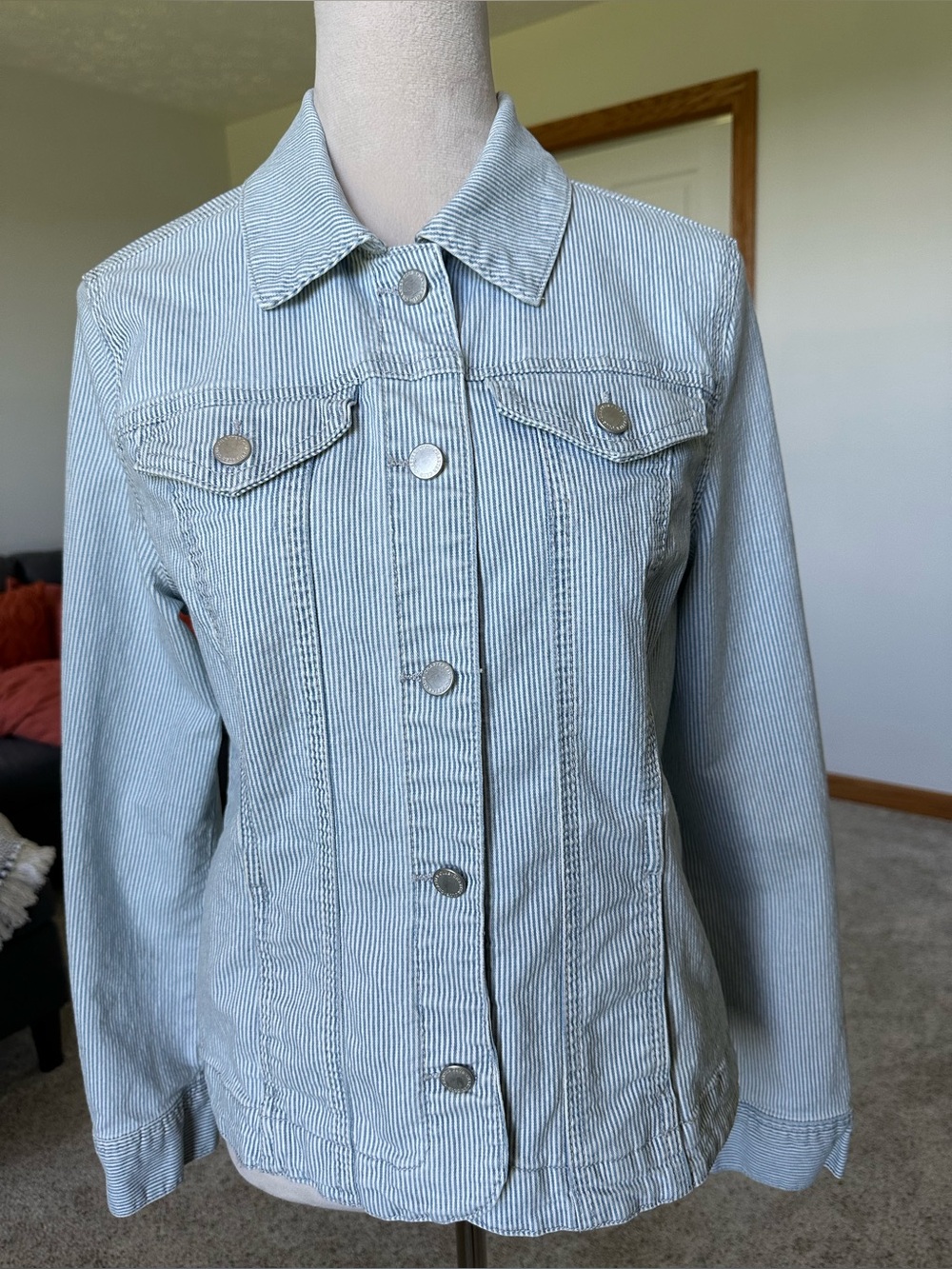 Charter Club stretch denim jacket silver tone buttons front pockets